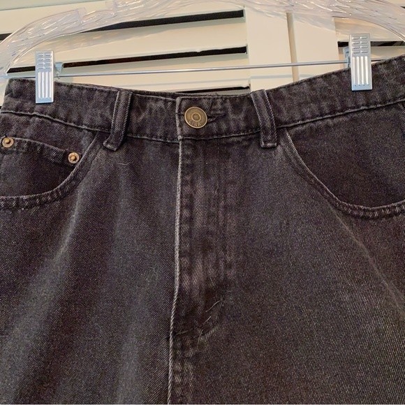 LIRA size 27 High Rise Mom Short Black Denim - Picture 2 of 9